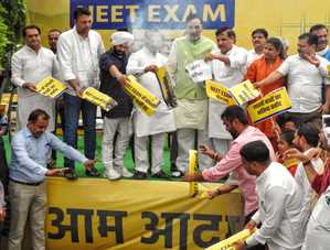 नीट विवाद को लेकर आप सांसद का भाजपा पर हमला